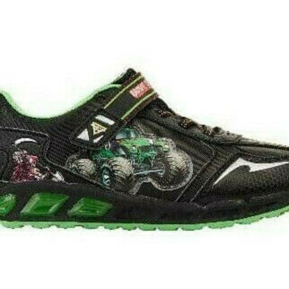 Monster Jam Grave Digger Boy Light Up Athletic - Picture 3 of 6